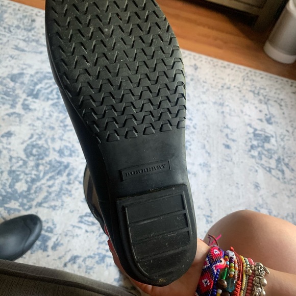 Burberry rain boot - Picture 3 of 5